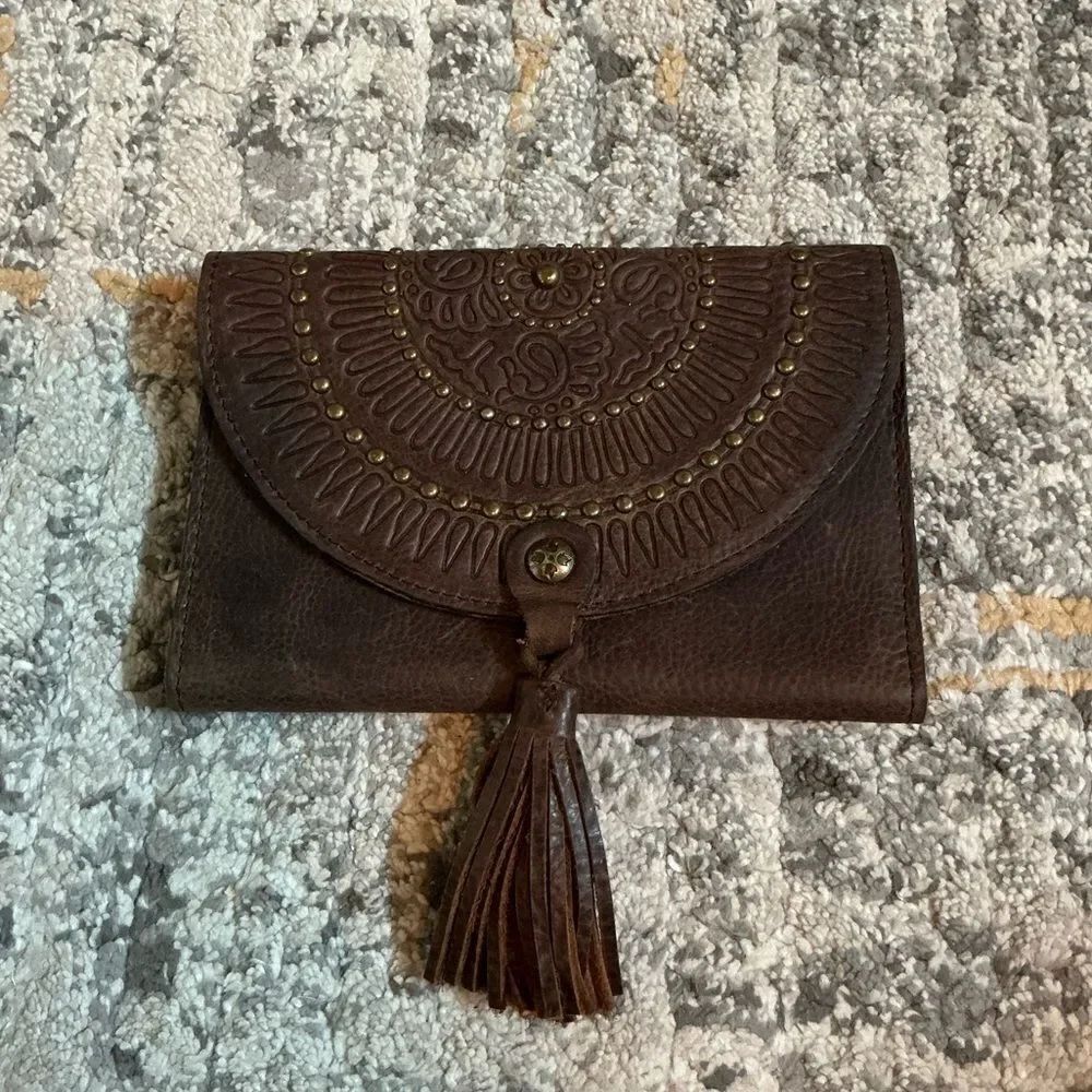 PATRICIA NASH STUDDED LEATHER TRIFOLD WALLET! EUC!